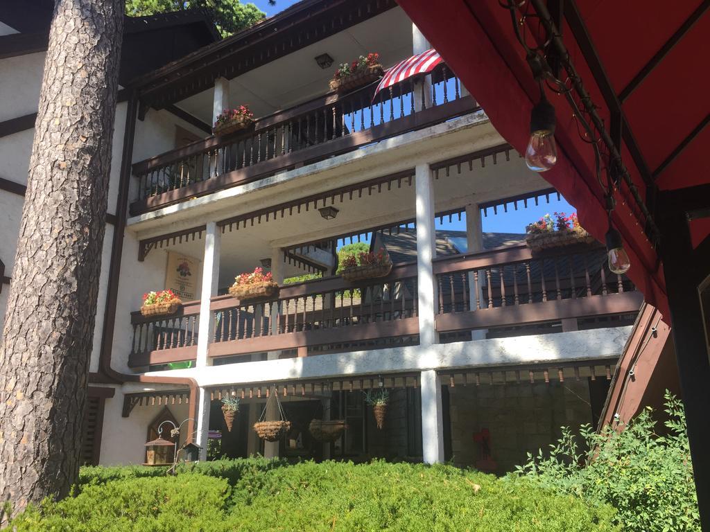 Hotel Matterhorn Tower à Eureka Springs Extérieur photo